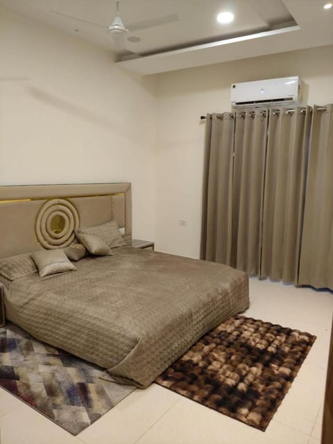 Bedroom, air conditioner