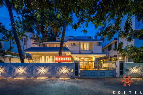 Property building, Facade/entrance, Night