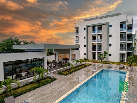 Property building, Swimming pool