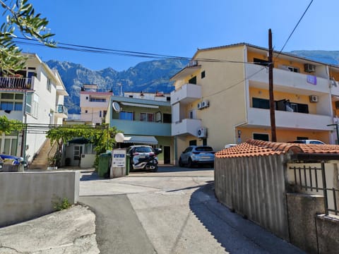 Apartmani CVJET Apartment in Makarska