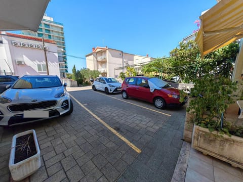 Apartmani CVJET Apartment in Makarska