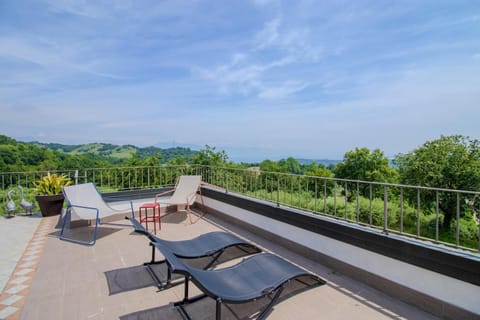 Day, Natural landscape, View (from property/room), Balcony/Terrace, Balcony/Terrace, Lake view, sunbed