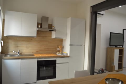 TV and multimedia, Kitchen or kitchenette, stove