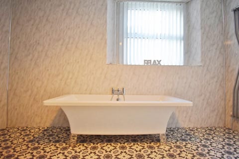 Lovely 2 Bedroom Apartment in Omagh Town Centre Apartment in Omagh