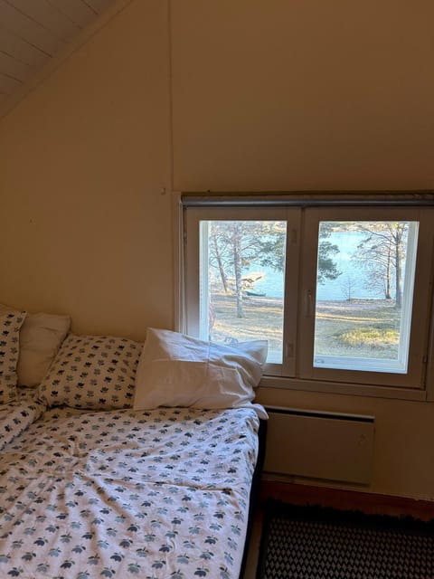 Kalastajan unelma - oma ranta ja laituri - vesillelaskuramppi Chalet in Uusimaa