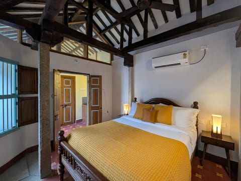 Bed, Photo of the whole room, Bedroom, air conditioner