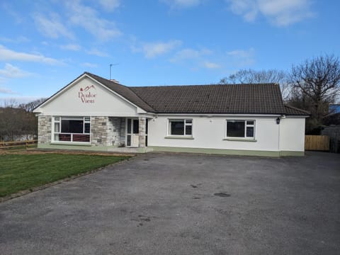 Property building, Day, Parking