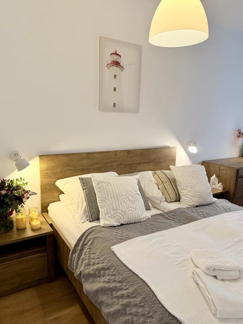 Bedroom, Autumn
