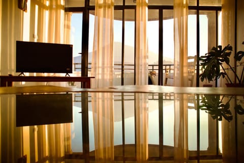 Communal lounge/ TV room, Communal lounge/ TV room, TV and multimedia, Evening entertainment, City view, Quiet street view