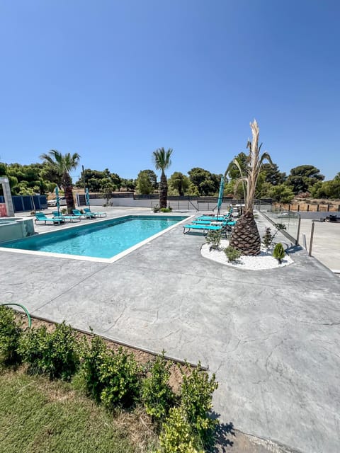 Garden, Balcony/Terrace, Garden view, Swimming pool, Swimming pool, sunbed