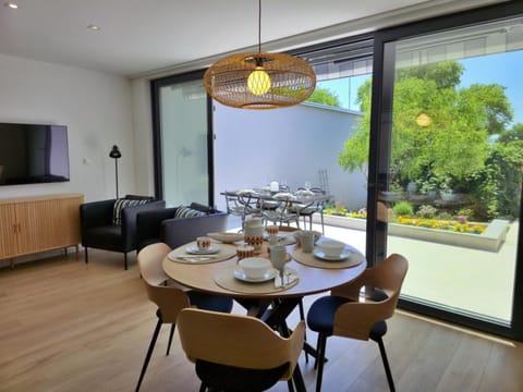 Living room, Dining area, Garden view