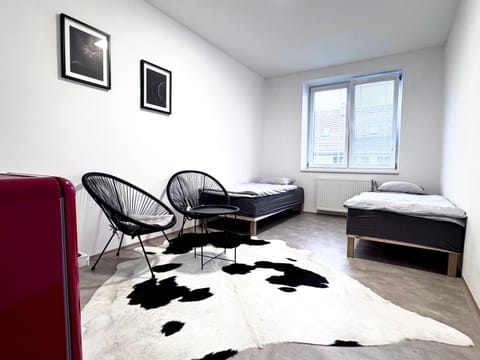 Bed, Seating area, Bedroom