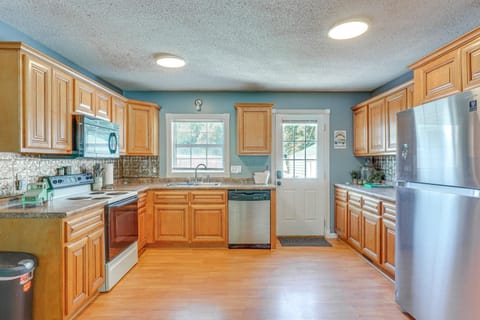 Hike, Fish and Ride Pet-Friendly Huntsville Home House in Tennessee