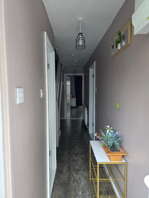 Stylish and Comfortable Home Apartment in Leeds