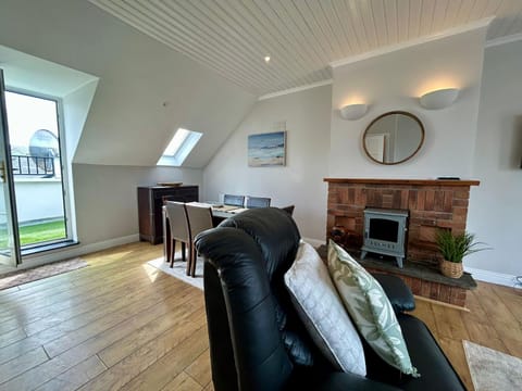 Luxury Oceanside Getaway House in Lahinch