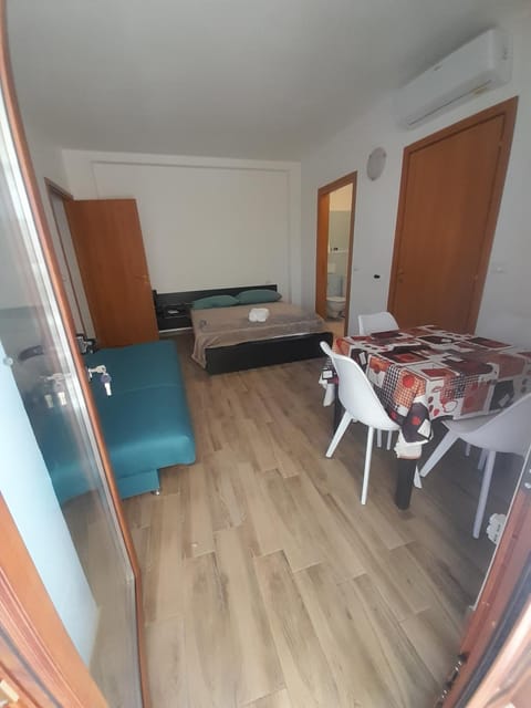 Living room, Photo of the whole room