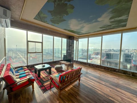 View (from property/room), Balcony/Terrace, Living room