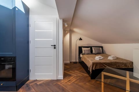 Bed, Kitchen or kitchenette, Photo of the whole room, Dining area, Bedroom, minibar, wardrobe