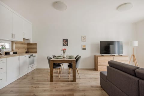 TV and multimedia, Kitchen or kitchenette, Living room, Dining area