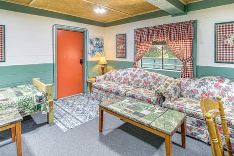 ATV Escape Near Hatfield-McCoy Trails in Matewan! Apartment in West Virginia