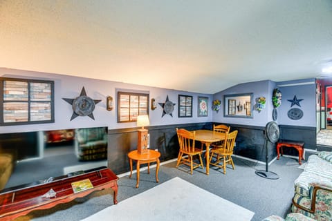 1 Mi to Hatfield-McCoy Trails Apt in Matewan Apartment in West Virginia