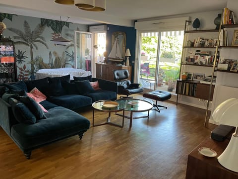 Chez l habitant chambre et salle de bains autonomes Vacation rental in Levallois-Perret