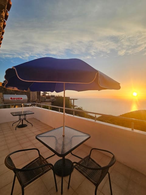 Property building, Balcony/Terrace, Sea view, Sunset