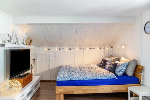 Living room, Bedroom