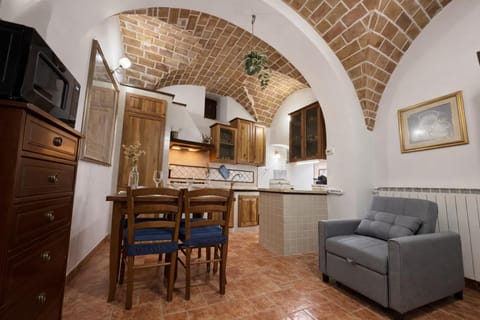 La Chiave di Volta , Dimora del 500 a 5 minuti dal lago House in Molise, Italy