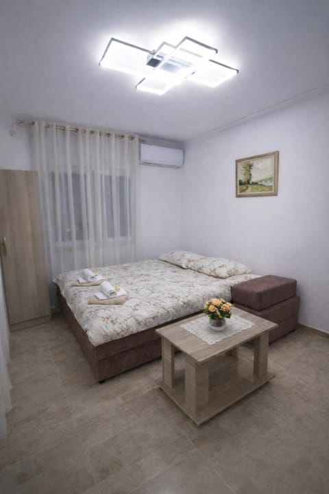 Living room, Bedroom, air conditioner