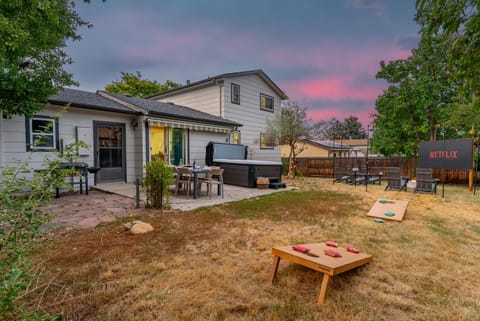 The Timberline- Game Room, Outdoor Theater, Bocce, Fire Pit, Pets House in Westminster