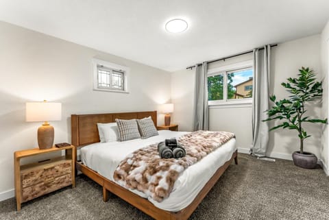 The Timberline- Game Room, Outdoor Theater, Bocce, Fire Pit, Pets House in Westminster