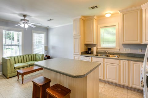 7 Mi to Ole Miss Quiet Rural Retreat with Yard! House in Mississippi