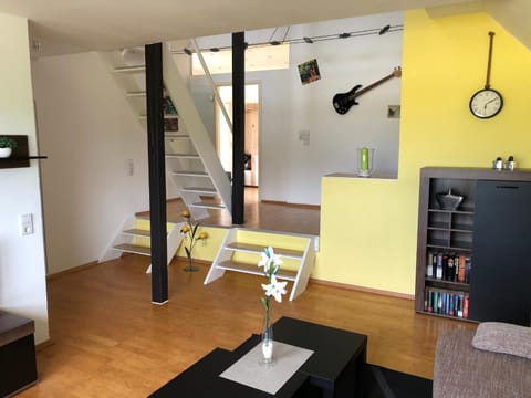 TV and multimedia, Seating area