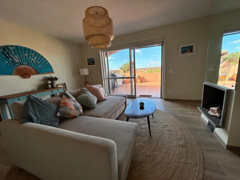 Communal lounge/ TV room, TV and multimedia, Living room, Seating area