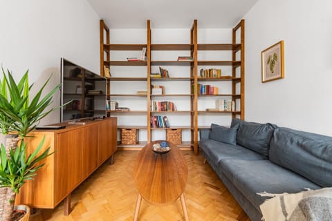 Library, TV and multimedia, Living room, Seating area