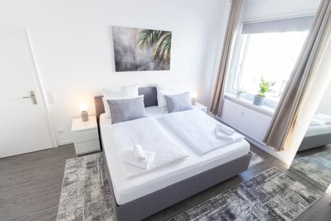 Bed, Photo of the whole room, Bedroom, internet, towels