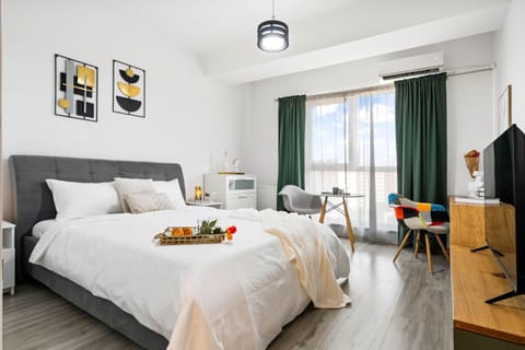Bed, Bedroom