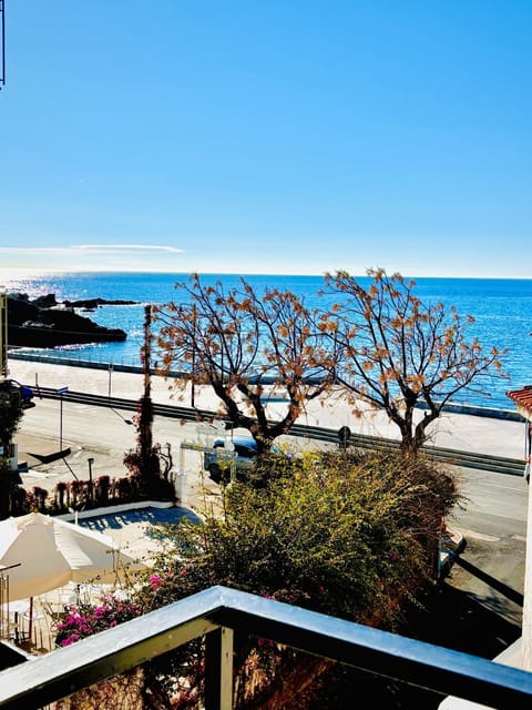 View (from property/room), City view, City view, Sea view, Sea view