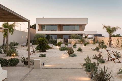 Property building, Day, Garden, Garden view