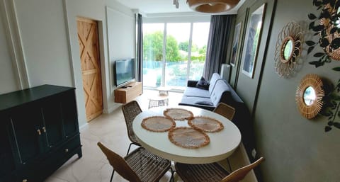 Kaya Apartament De Luxe 2 z basenem Apartment in West Pomeranian Voivodeship, Poland