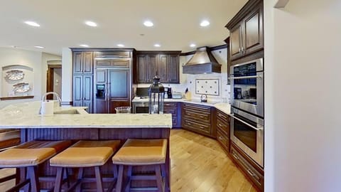 Crestwood 3110 Premier 4 Bedroom Plus Den House in Snowmass Village