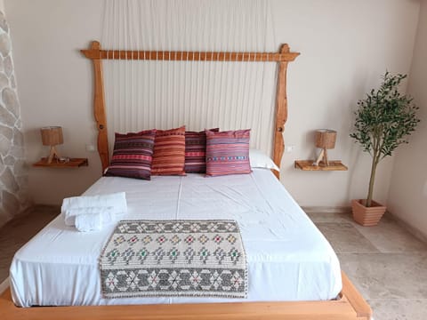 Property building, Bed, Photo of the whole room, Bedroom, towels