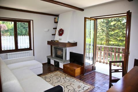 Garden, TV and multimedia, View (from property/room), Balcony/Terrace, Living room, Seating area, Evening entertainment, Garden view