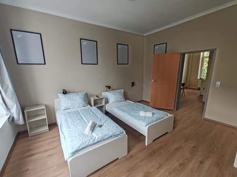 Property building, Bed, Bedroom