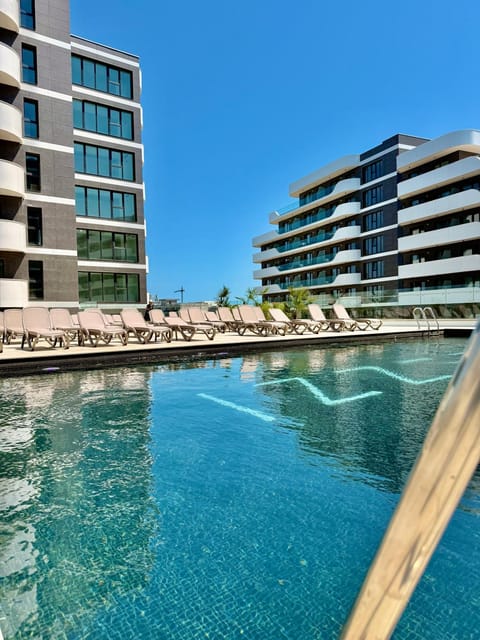 Property building, Day, Pool view, Swimming pool