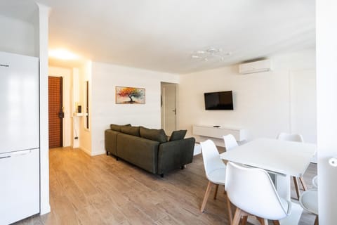 Appart 3 chambres - Les Lys Apartment in Antibes