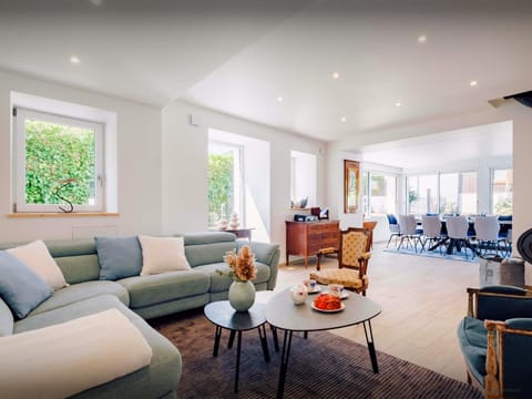 Winter, Living room, Seating area