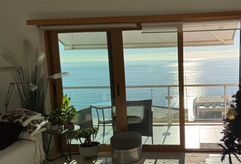 View (from property/room), Balcony/Terrace, Living room, Sea view
