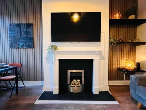 Spacious Victorian 5Bedroom 5Bathroom w Free Parking House in England